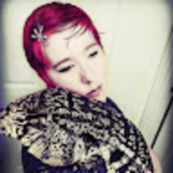 Meet your Posher, Sarah - Picture 1 of 1